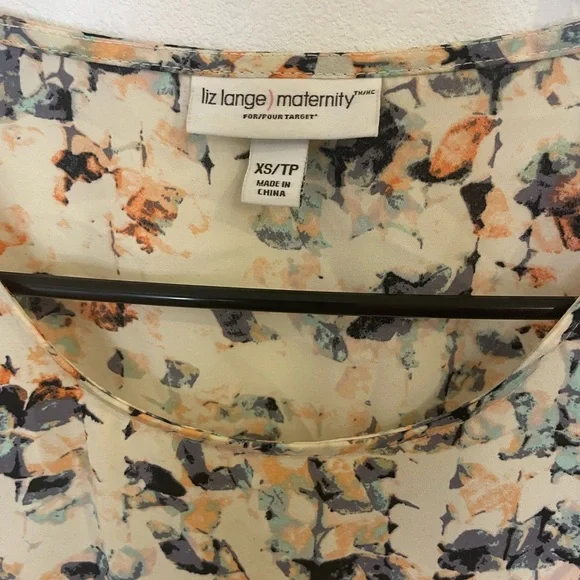 Women’s Liz Lange for Target Blush Short Sleeve Maternity Blouse Size XS - Picture 2 of 6